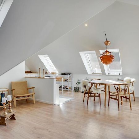 Bath Tub Penthouse In The City Aalborg Exterior foto