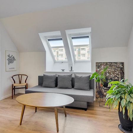 Bath Tub Penthouse In The City Aalborg Exterior foto