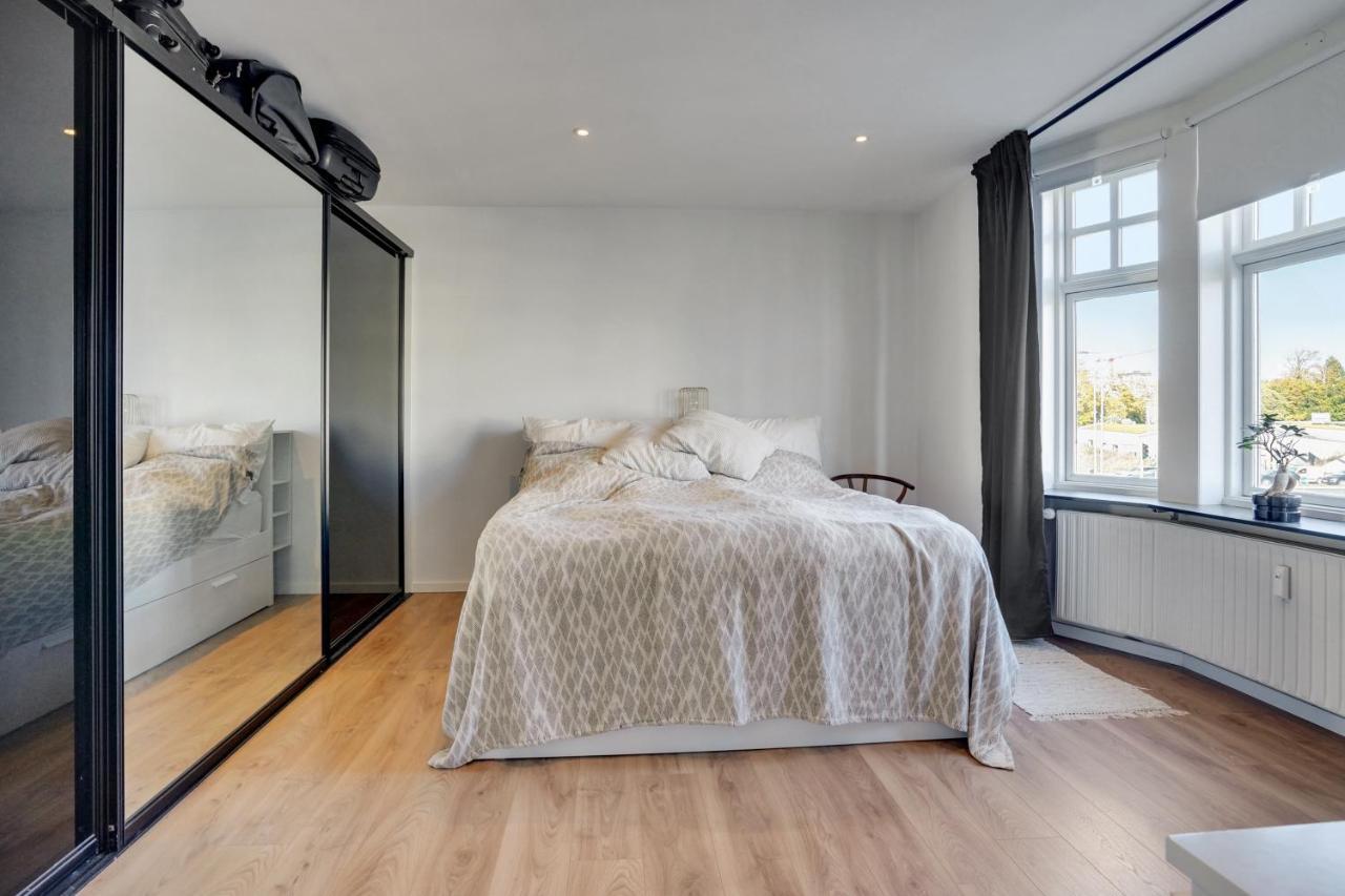 Bath Tub Penthouse In The City Aalborg Exterior foto